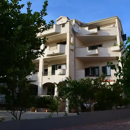 Apartment Lili Tucepi