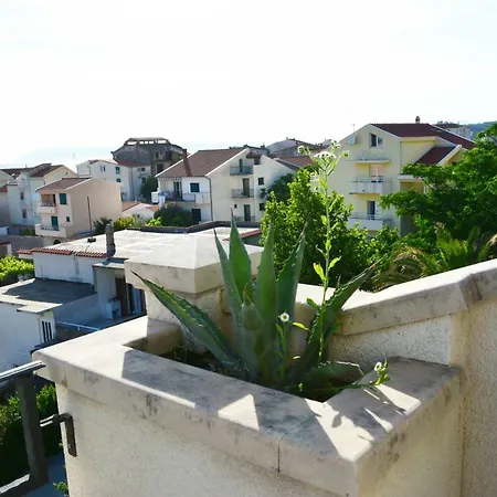 Lili Apartment *